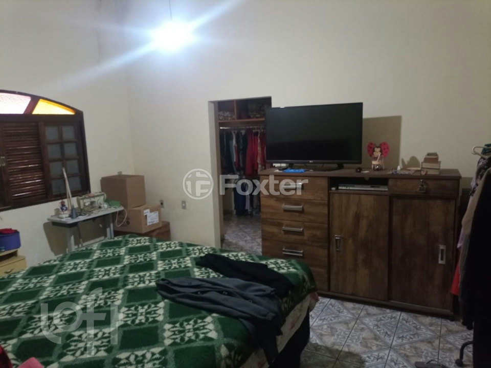 Casa à venda com 1 quarto, 600m² - Foto 4