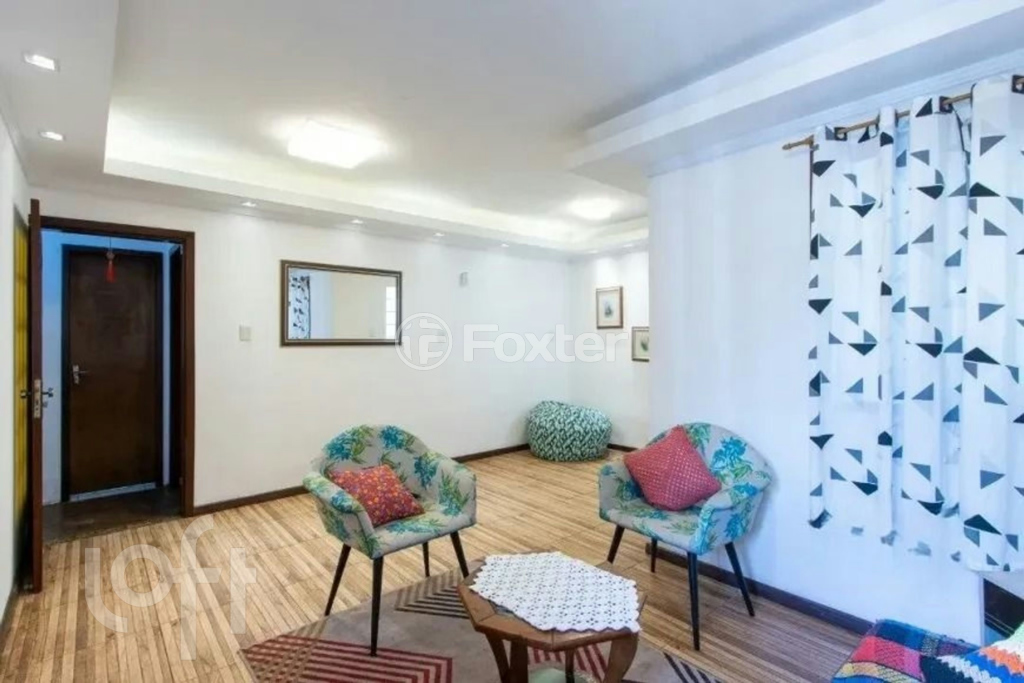 Casa à venda com 3 quartos, 214m² - Foto 1