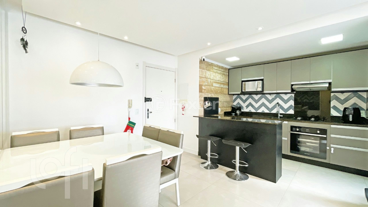 Apartamento à venda com 2 quartos, 65m² - Foto 20
