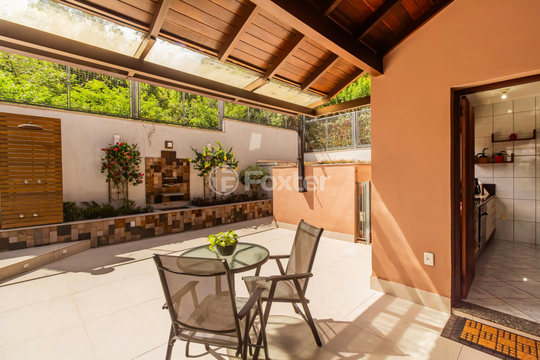 Casa de Condomínio à venda com 3 quartos, 260m² - Foto 4