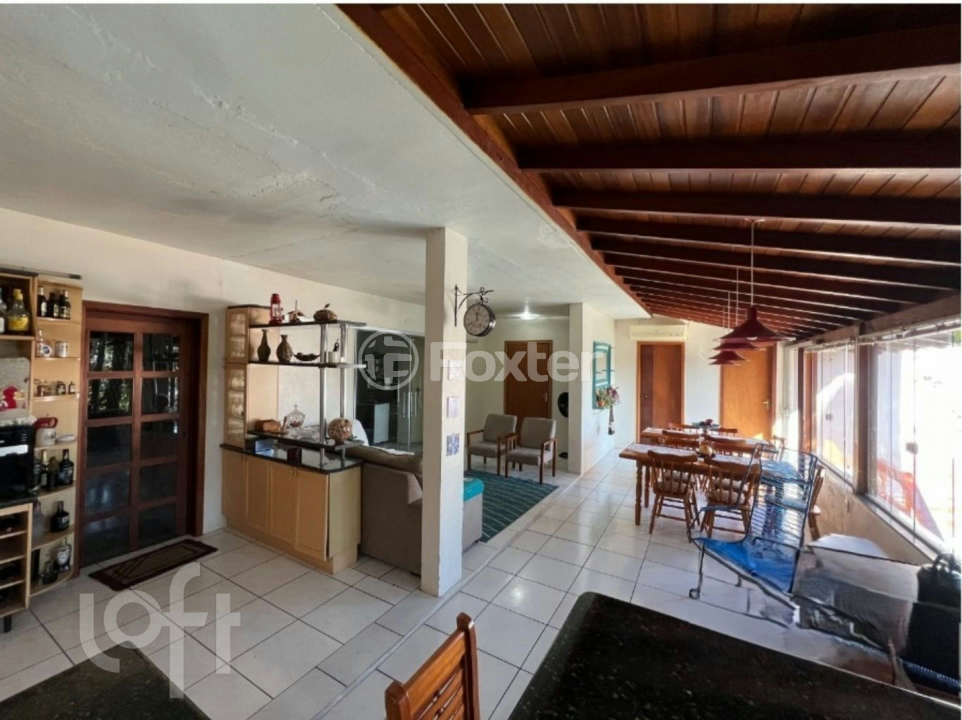 Casa à venda com 3 quartos, 340m² - Foto 2