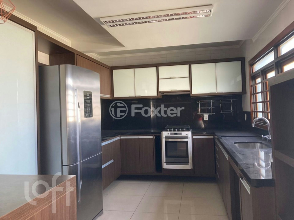 Casa à venda com 3 quartos, 210m² - Foto 8