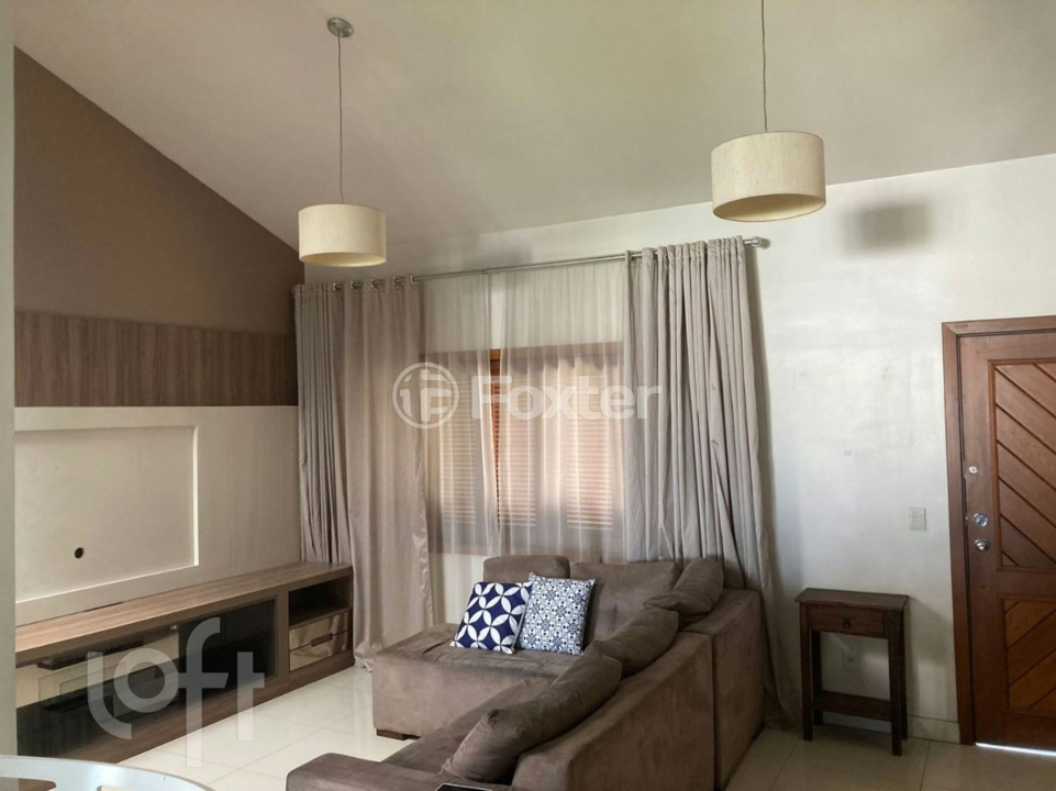 Casa à venda com 3 quartos, 210m² - Foto 2