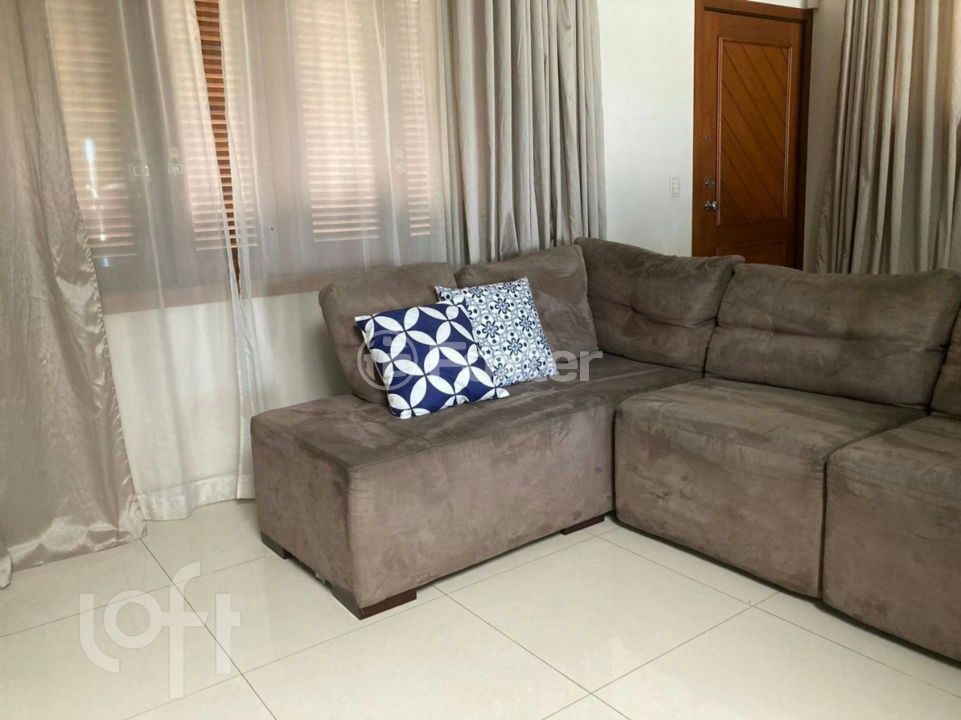 Casa à venda com 3 quartos, 210m² - Foto 1