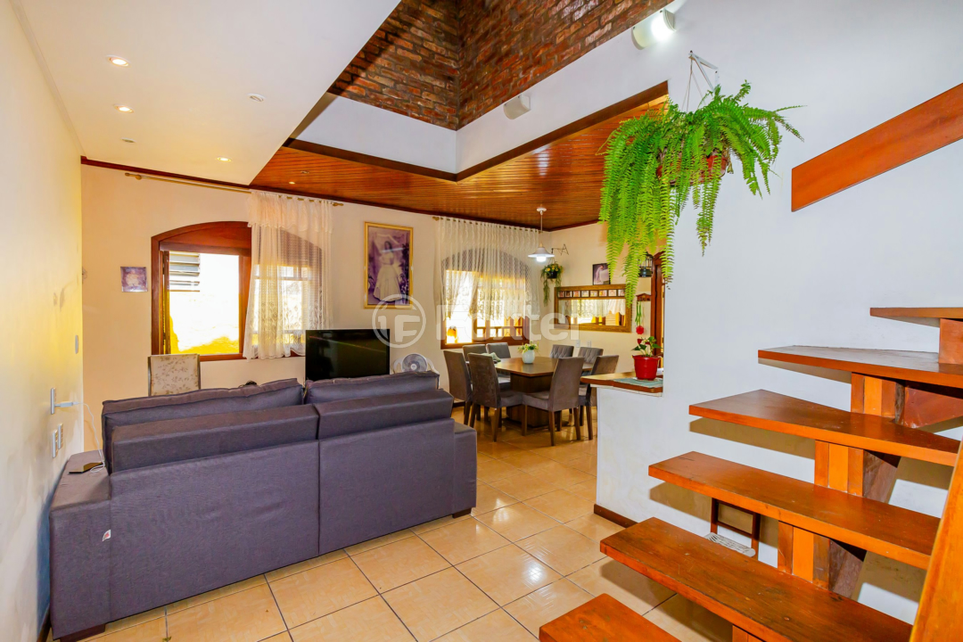 Casa à venda com 5 quartos, 210m² - Foto 4