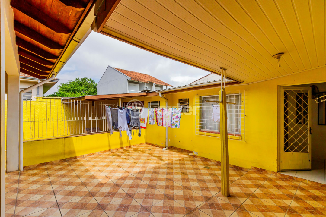 Casa à venda com 5 quartos, 210m² - Foto 34