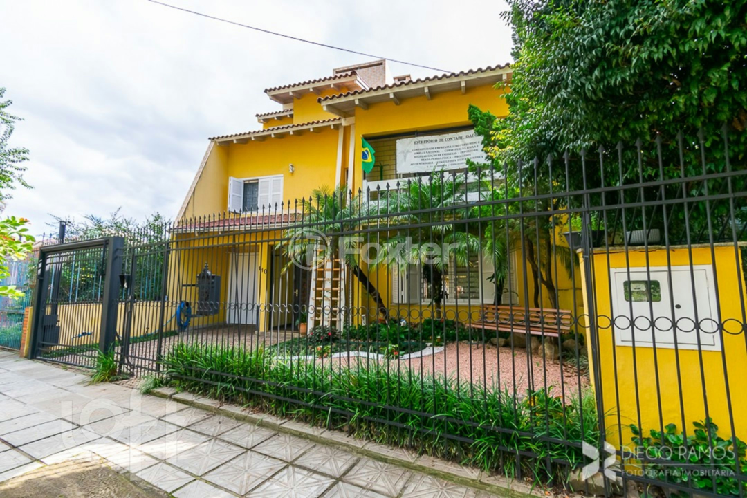 Casa à venda com 3 quartos, 381m² - Foto 1