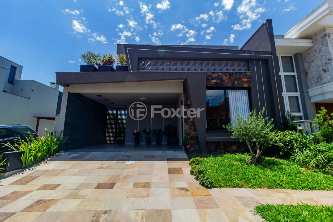 Casa de Condomínio à venda com 3 quartos, 245m² - Foto 1