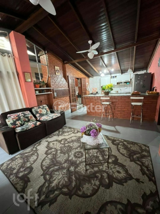 Casa à venda com 2 quartos, 210m² - Foto 4