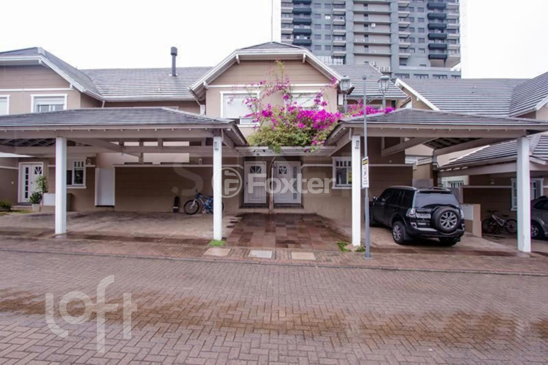 Casa de Condomínio à venda com 5 quartos, 375m² - Foto 2