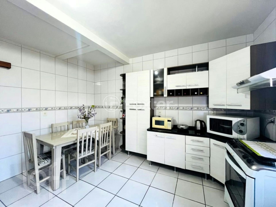 Casa à venda com 3 quartos, 214m² - Foto 8