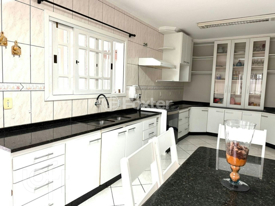 Casa à venda com 4 quartos, 170m² - Foto 11