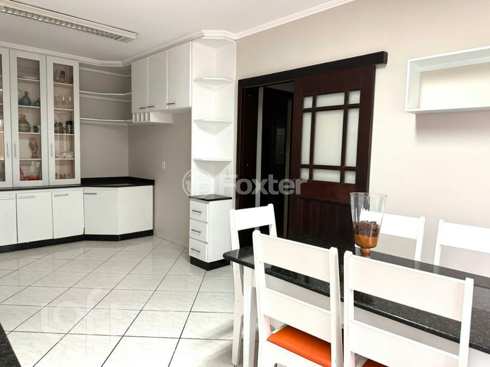 Casa à venda com 4 quartos, 170m² - Foto 9