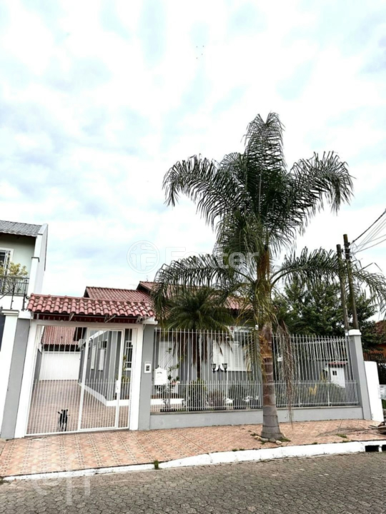 Casa à venda com 4 quartos, 170m² - Foto 3