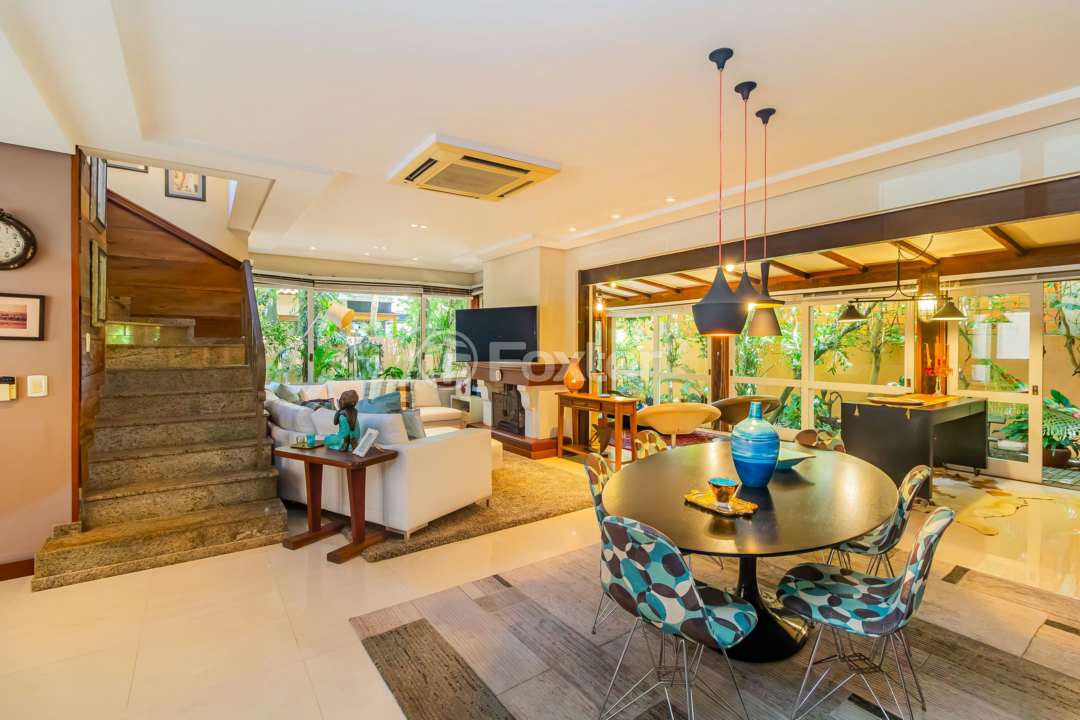 Casa de Condomínio à venda com 4 quartos, 380m² - Foto 1
