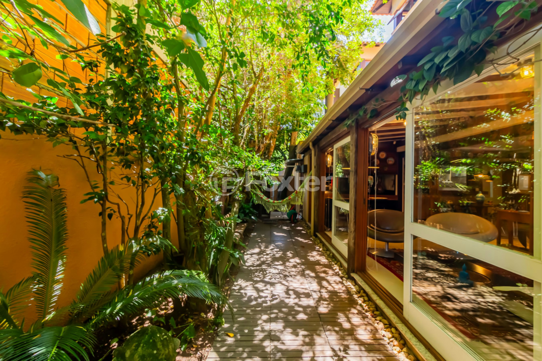 Casa de Condomínio à venda com 4 quartos, 380m² - Foto 13