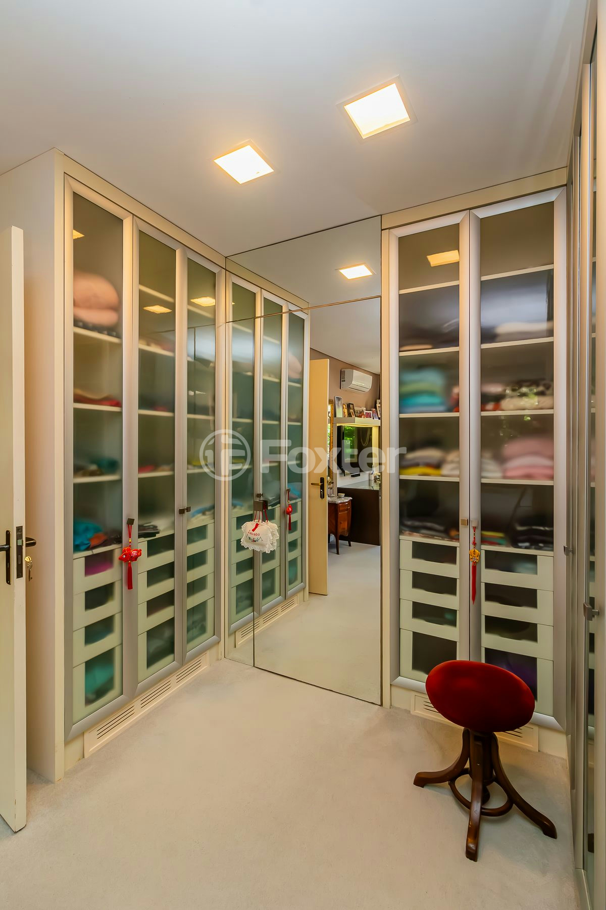 Casa de Condomínio à venda com 4 quartos, 380m² - Foto 32