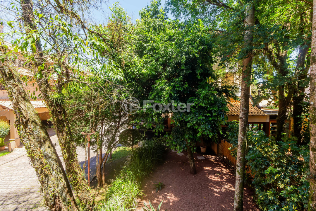 Casa de Condomínio à venda com 4 quartos, 380m² - Foto 35