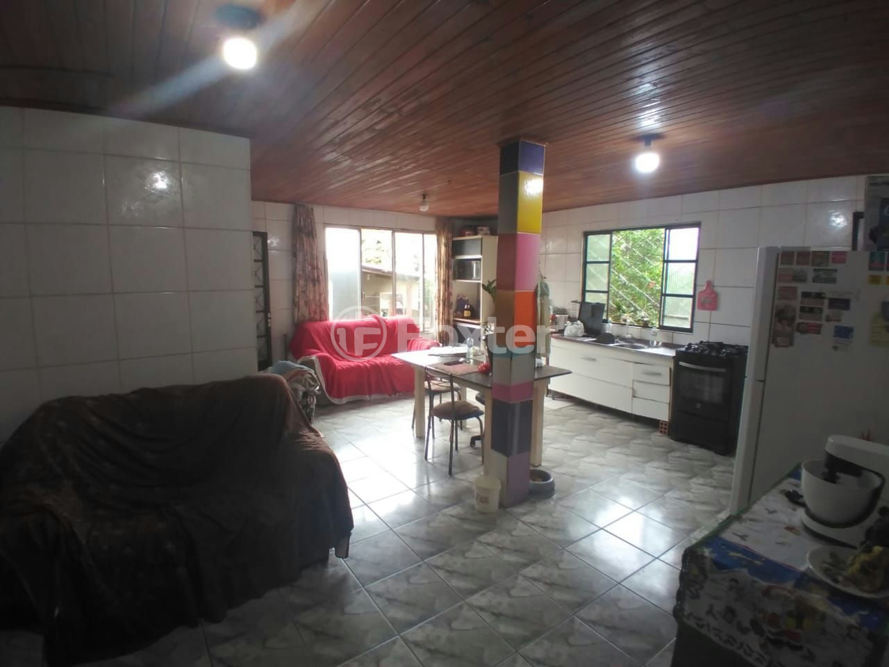 Casa à venda com 3 quartos, 96m² - Foto 1