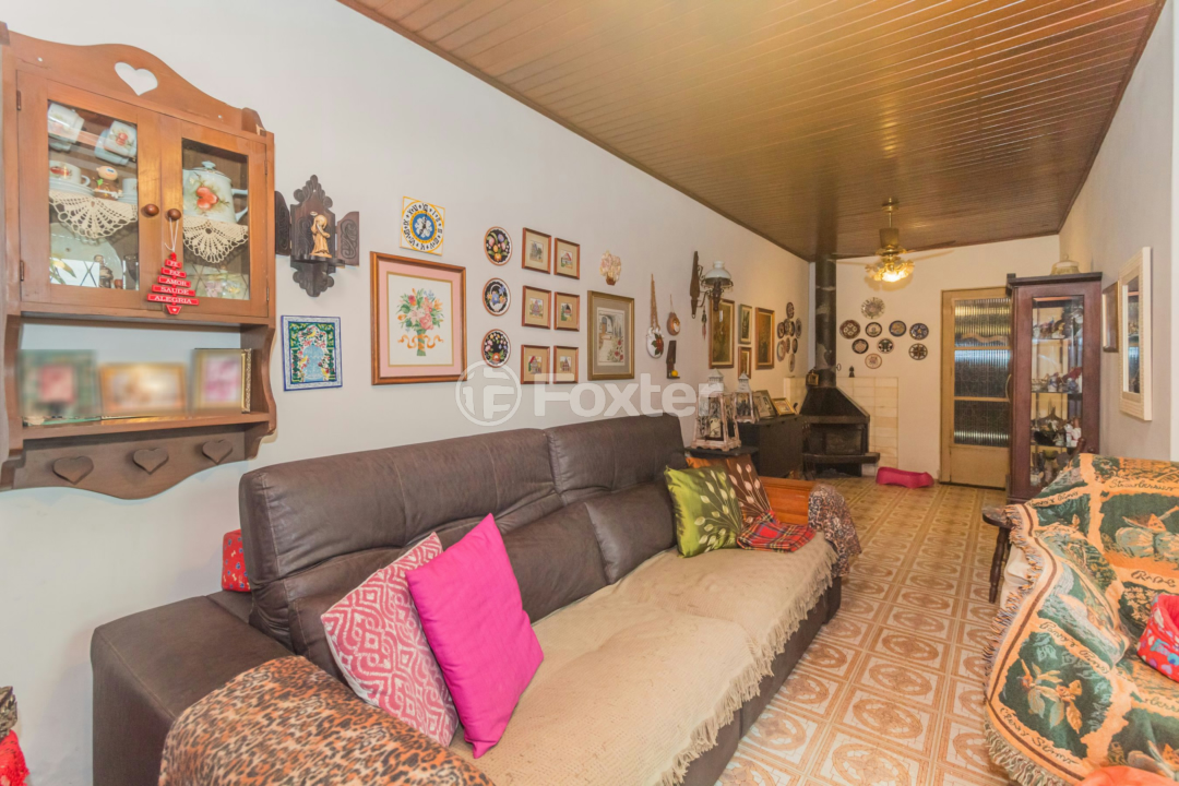 Casa à venda com 4 quartos, 90m² - Foto 2