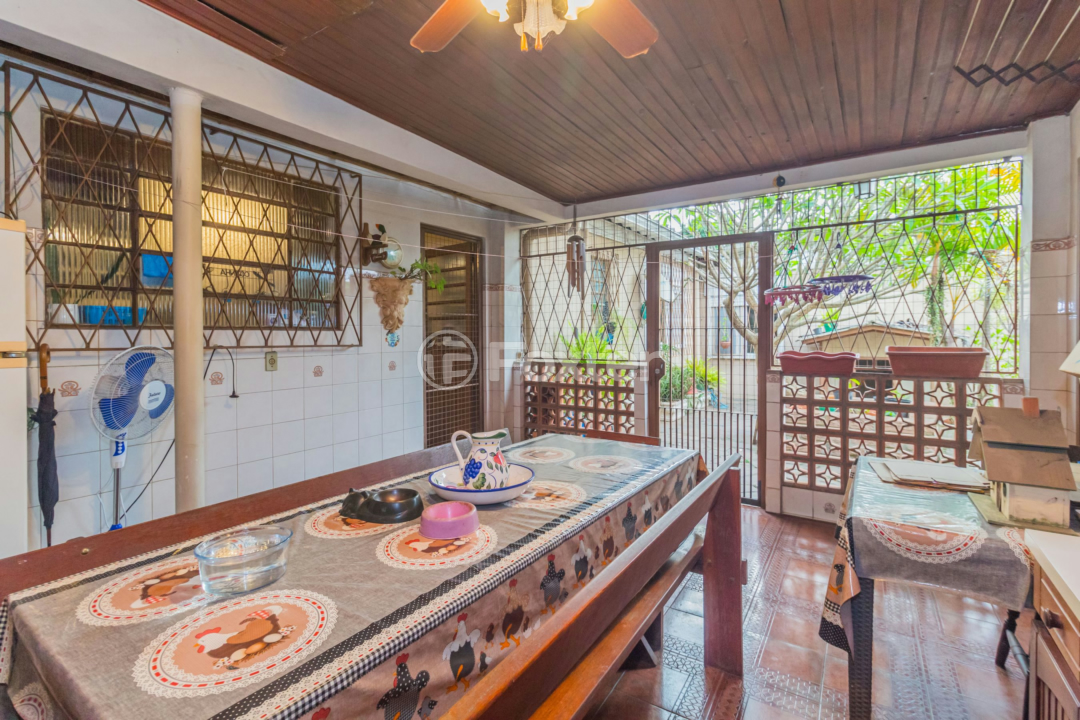 Casa à venda com 4 quartos, 90m² - Foto 30