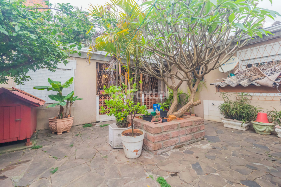 Casa à venda com 4 quartos, 90m² - Foto 35