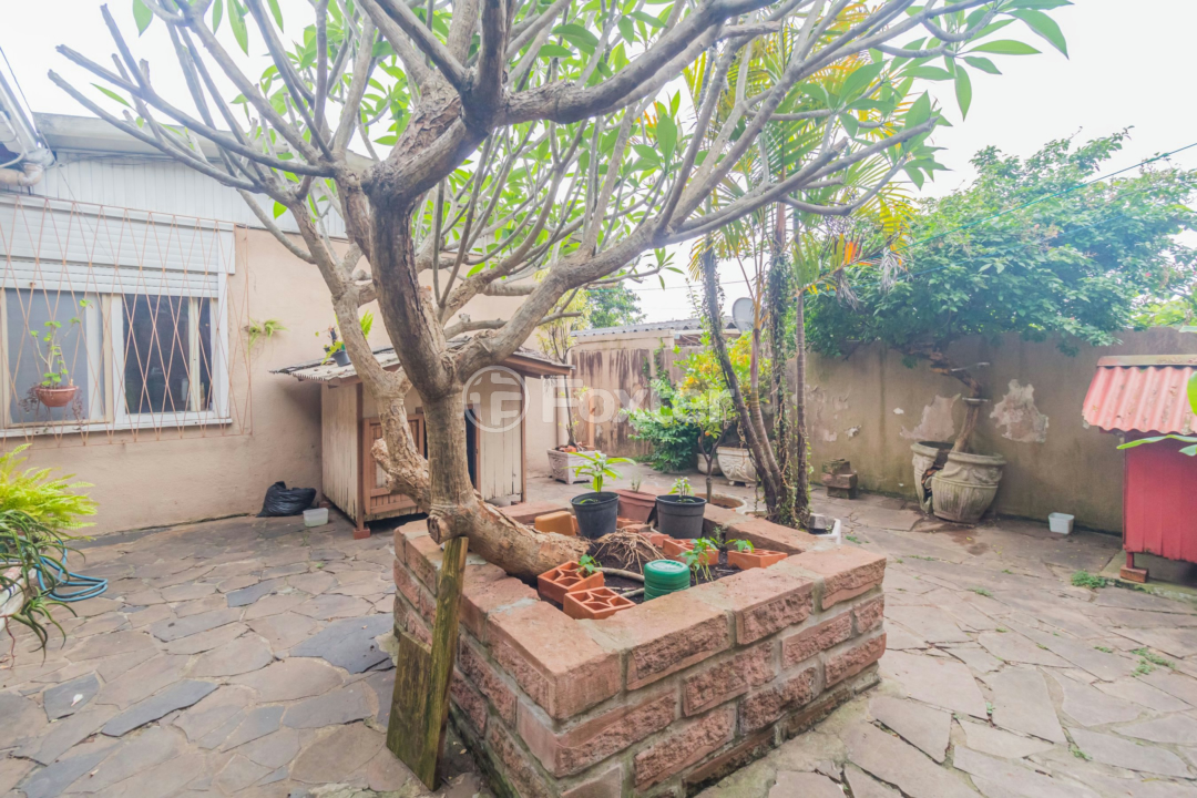 Casa à venda com 4 quartos, 90m² - Foto 36