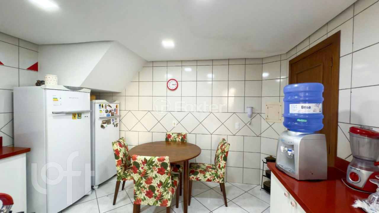 Casa de Condomínio à venda com 3 quartos, 225m² - Foto 11