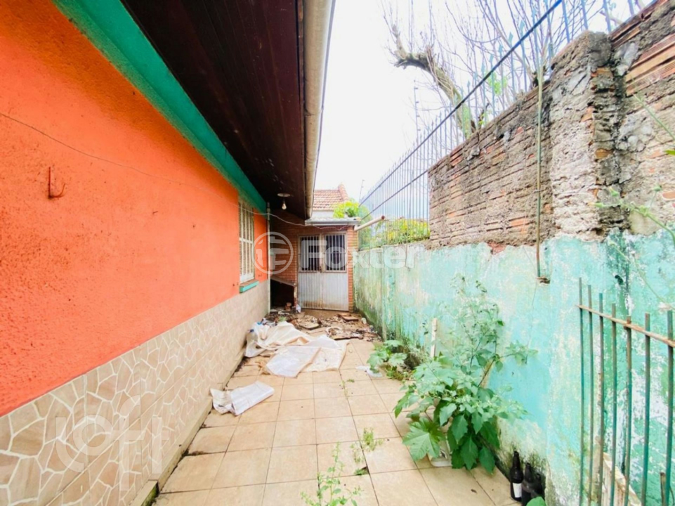 Casa à venda com 4 quartos, 230m² - Foto 2