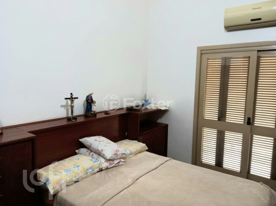 Casa à venda com 6 quartos, 233m² - Foto 11