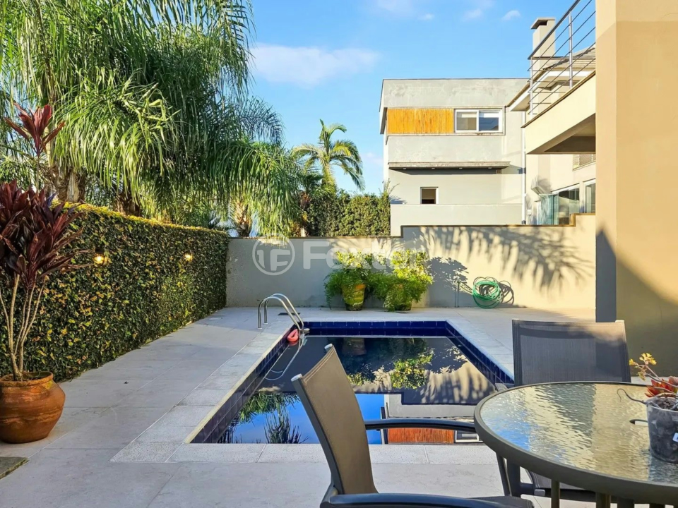 Casa de Condomínio à venda com 3 quartos, 330m² - Foto 49