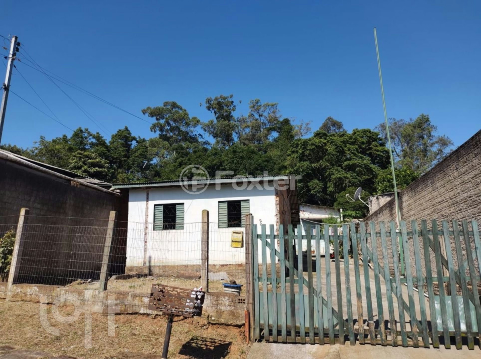 Casa à venda com 3 quartos, 58m² - Foto 1