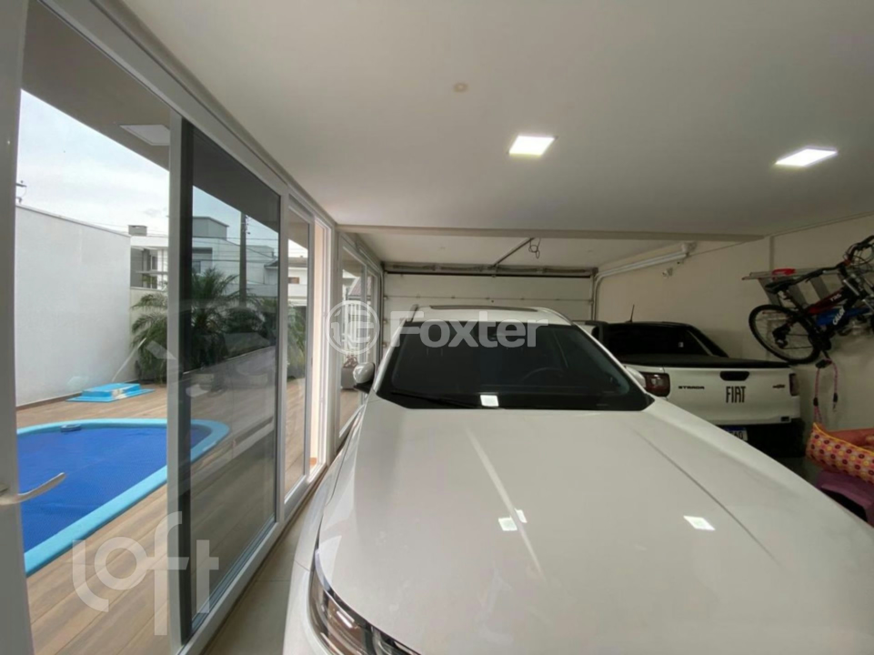 Casa à venda com 3 quartos, 206m² - Foto 2