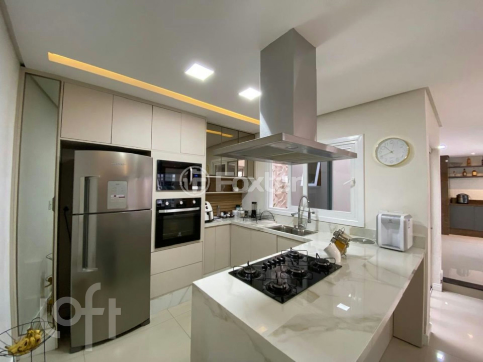 Casa à venda com 3 quartos, 206m² - Foto 9