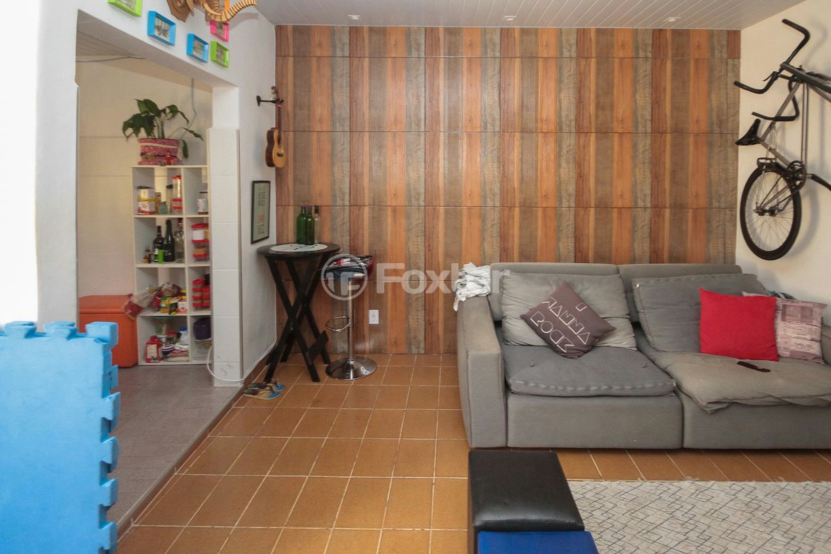 Casa à venda com 4 quartos, 200m² - Foto 2