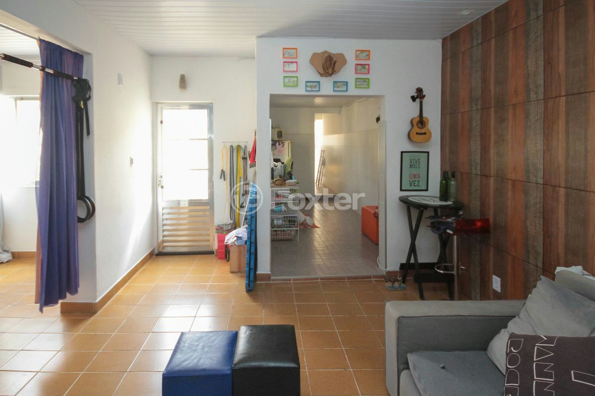 Casa à venda com 4 quartos, 200m² - Foto 4