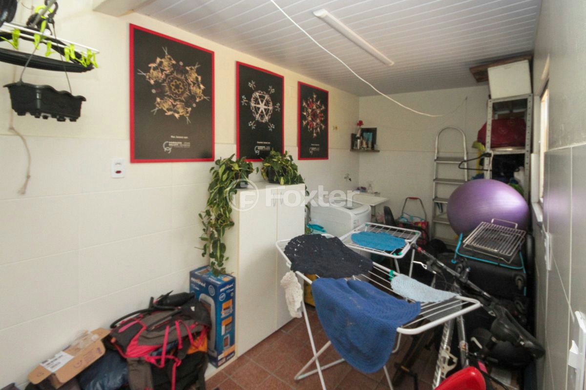 Casa à venda com 4 quartos, 200m² - Foto 11