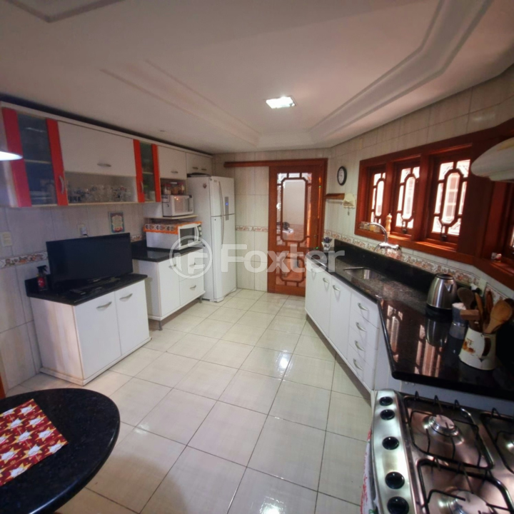 Casa à venda com 3 quartos, 248m² - Foto 7