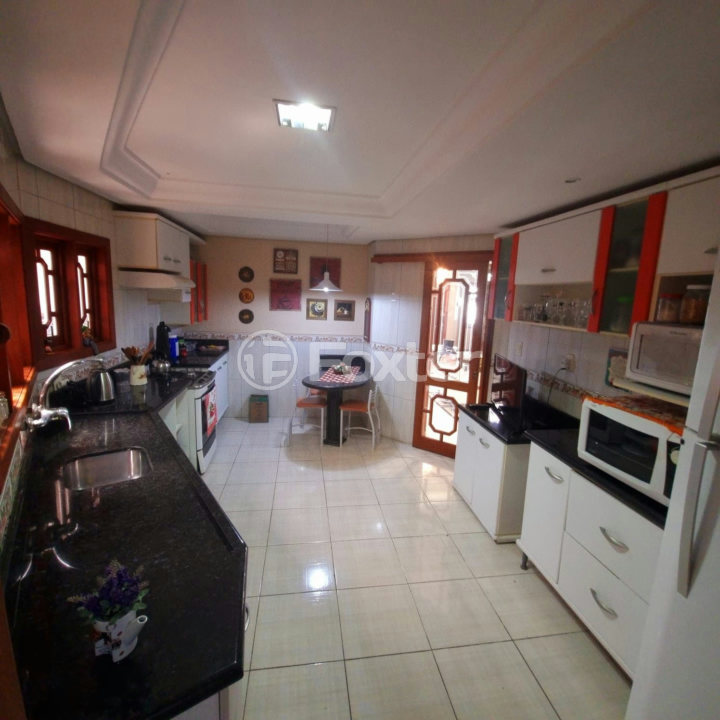 Casa à venda com 3 quartos, 248m² - Foto 8