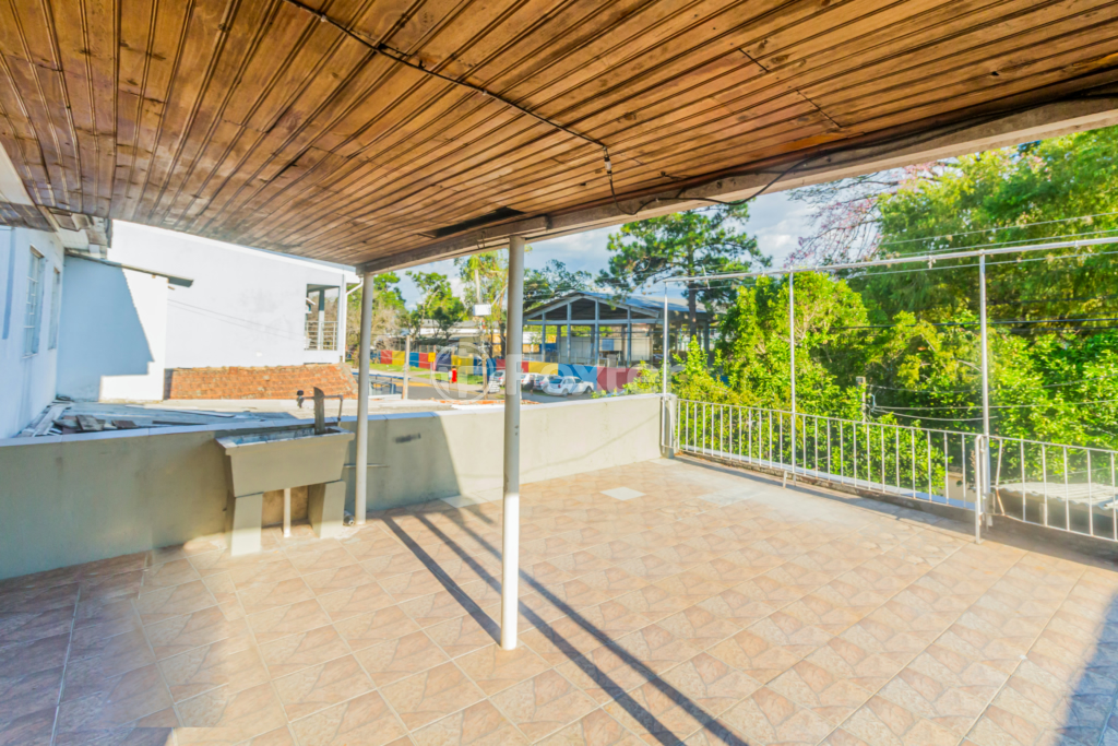 Casa à venda com 2 quartos, 139m² - Foto 2
