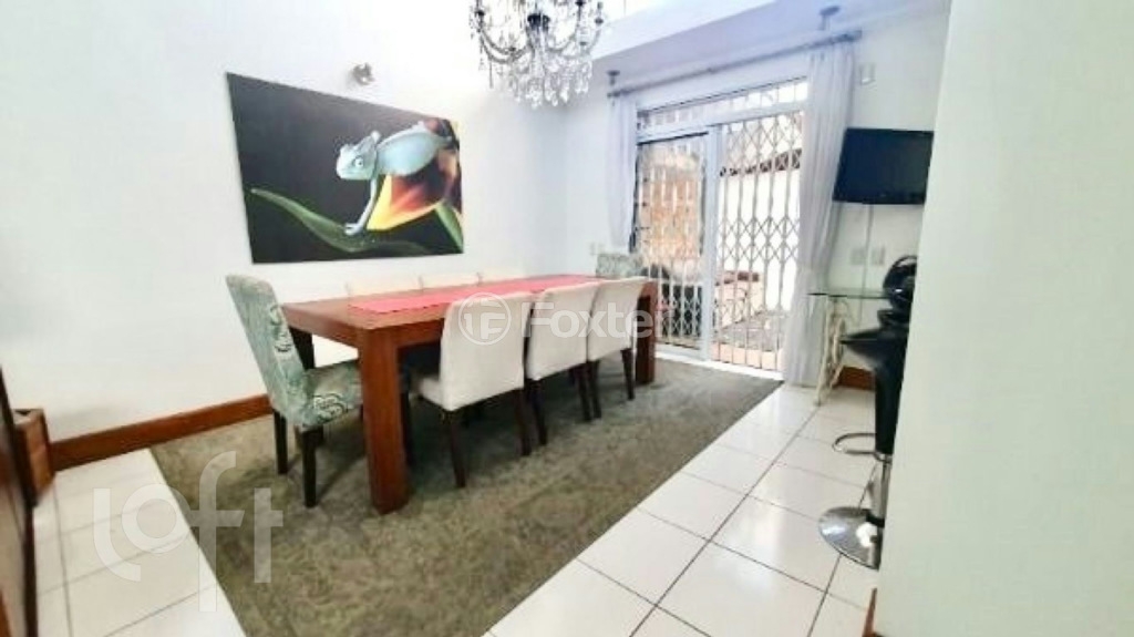 Casa à venda com 3 quartos, 218m² - Foto 2