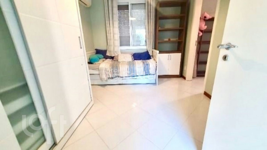 Casa à venda com 3 quartos, 218m² - Foto 13