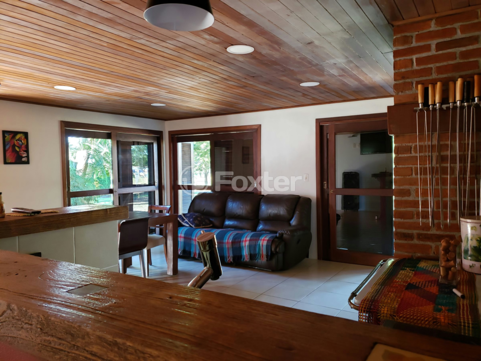 Fazenda à venda com 3 quartos, 282m² - Foto 1