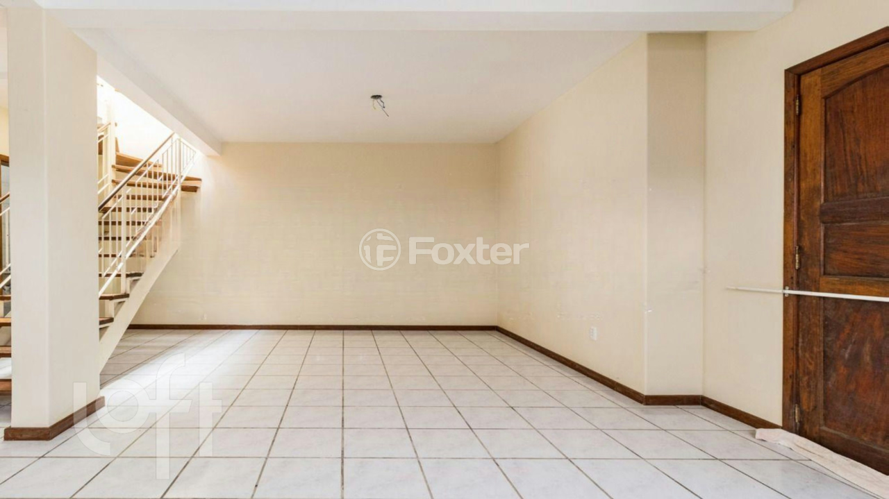 Casa à venda com 3 quartos, 92m² - Foto 1