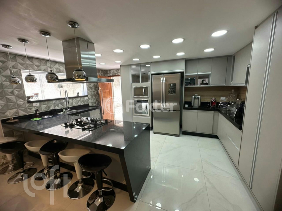 Casa à venda com 3 quartos, 270m² - Foto 3