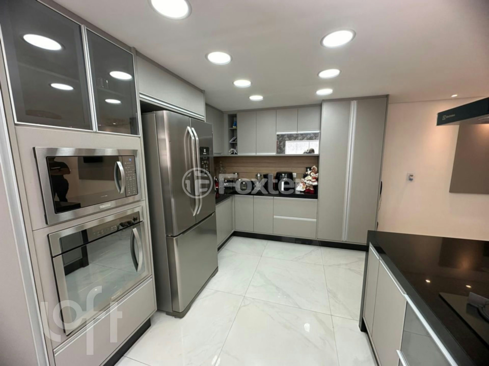 Casa à venda com 3 quartos, 270m² - Foto 8