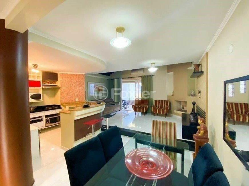 Casa à venda com 4 quartos, 180m² - Foto 1