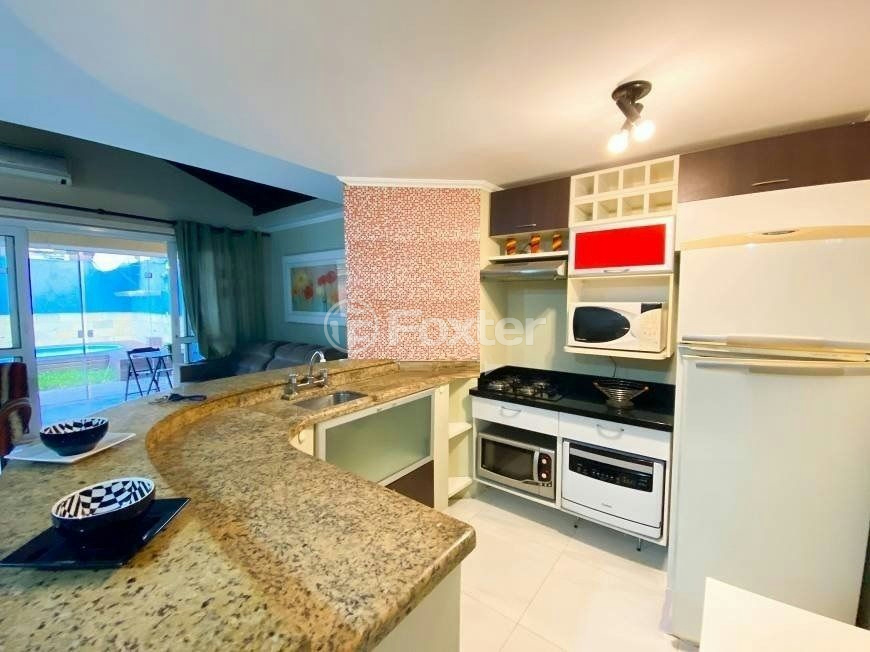 Casa à venda com 4 quartos, 180m² - Foto 3