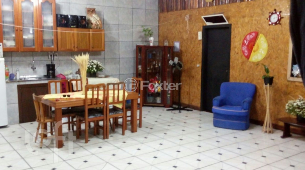 Casa à venda com 3 quartos, 243m² - Foto 1