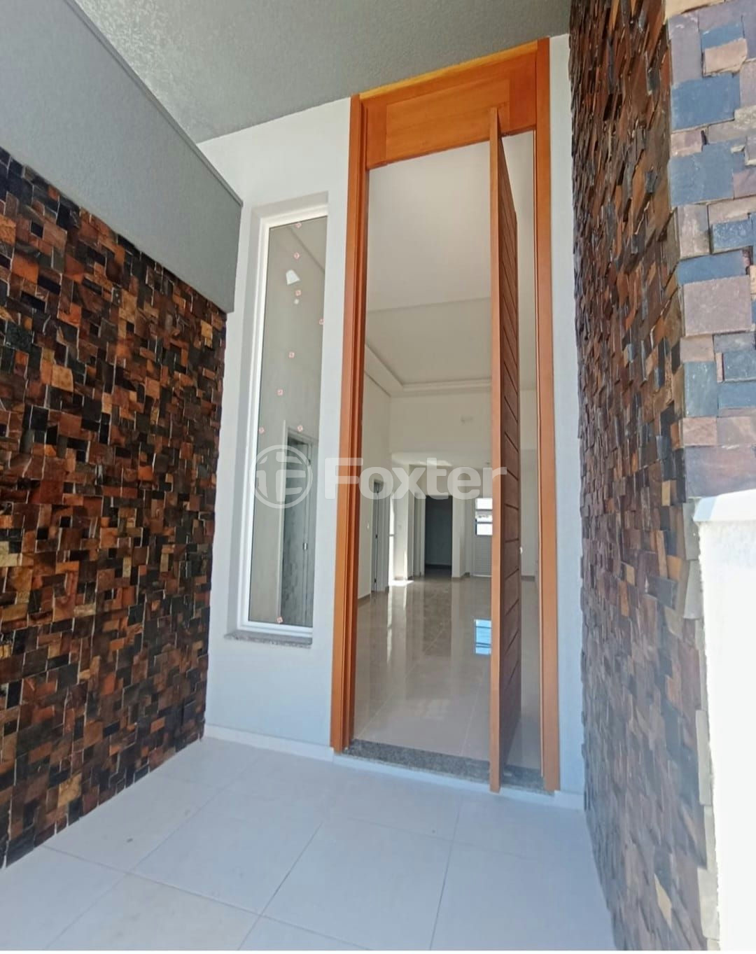 Casa à venda com 3 quartos, 70m² - Foto 2